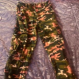 GREEN CAMOUFLAGE PANTS